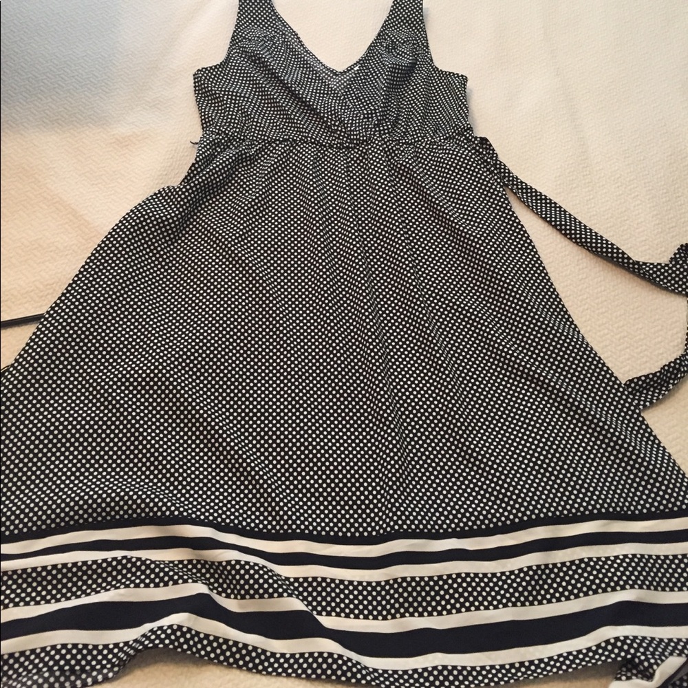 NWOT - Flattering dress for pregnancy & beyond